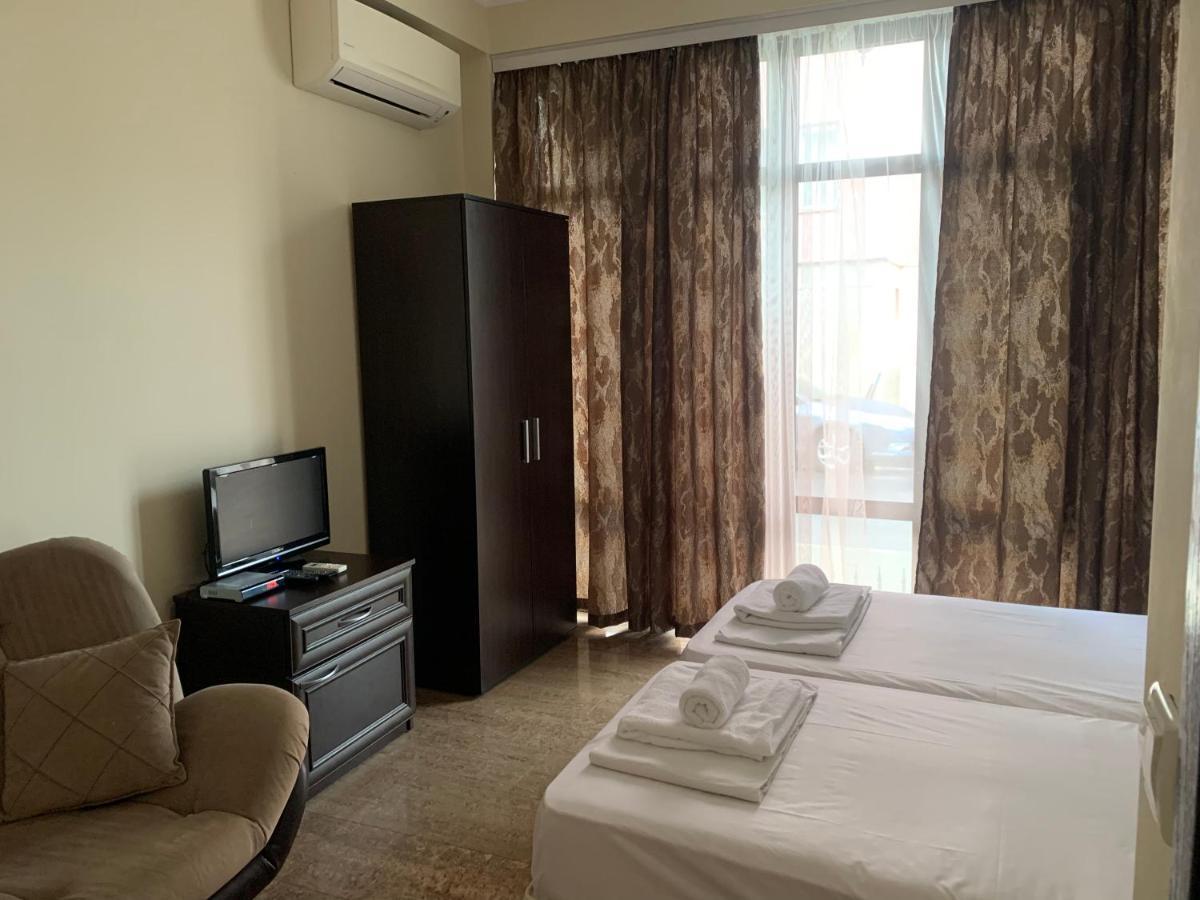 נסבר Park And Pool Apartment מראה חיצוני תמונה
